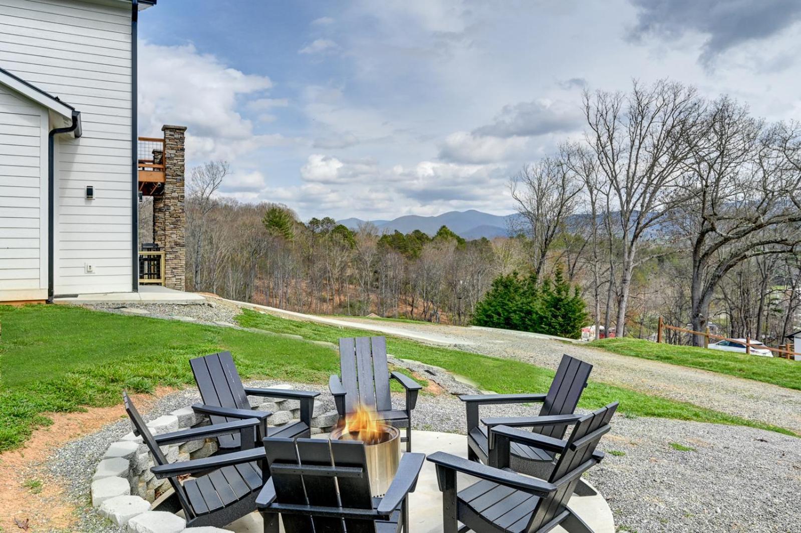 Mon Tresor, Modern Mountain Views With Deck Weaverville Exterior foto